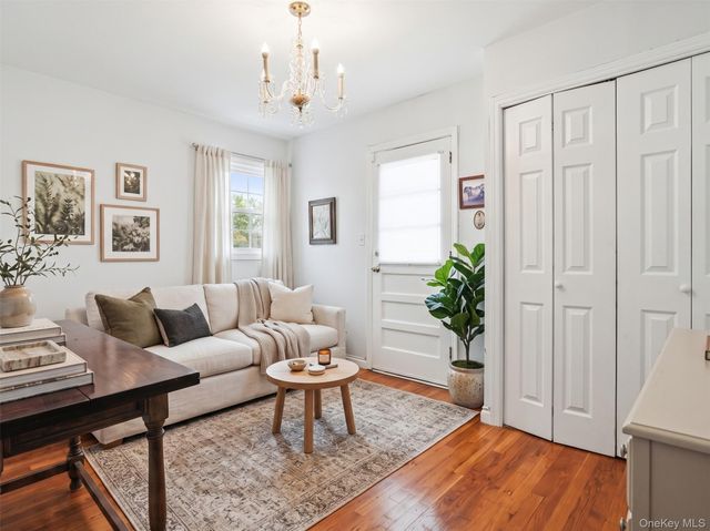 153 Davison, Lynbrook, NY 11563
