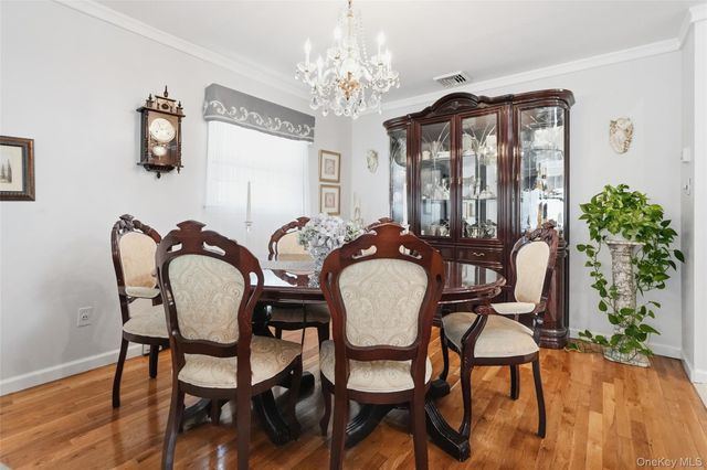 153 Davison, Lynbrook, NY 11563