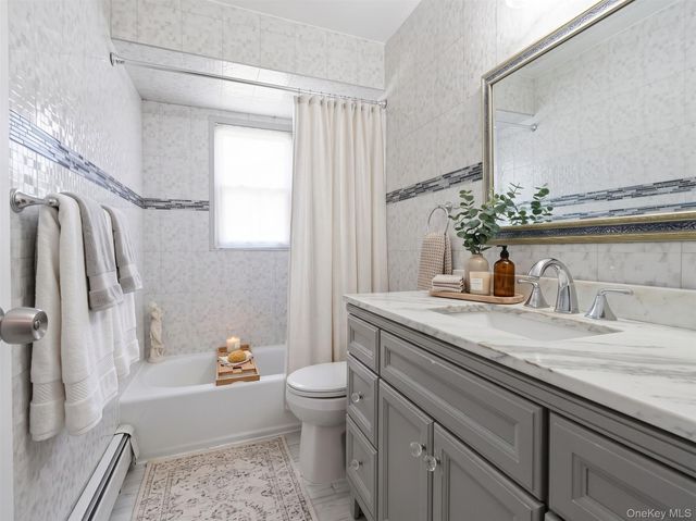 153 Davison, Lynbrook, NY 11563