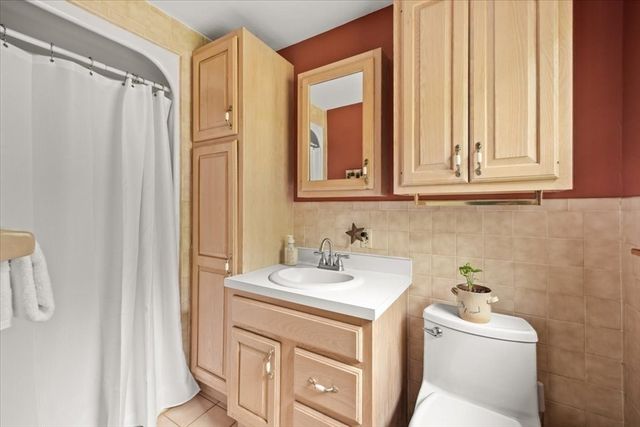 73 Center Street, Plympton, MA 02367