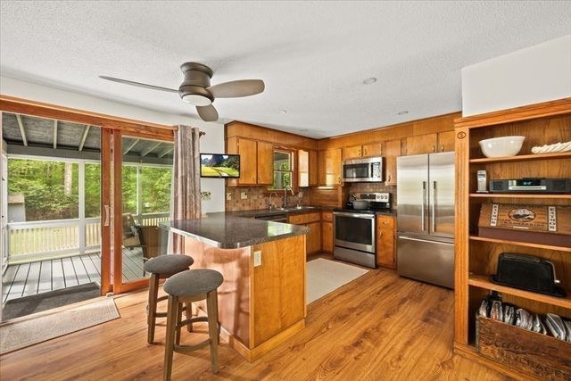 73 Center Street, Plympton, MA 02367
