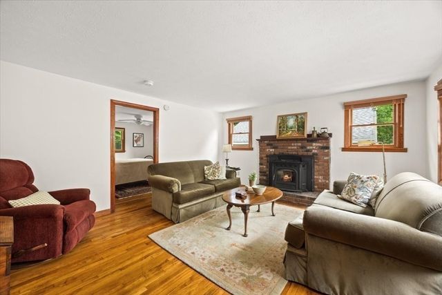 73 Center Street, Plympton, MA 02367