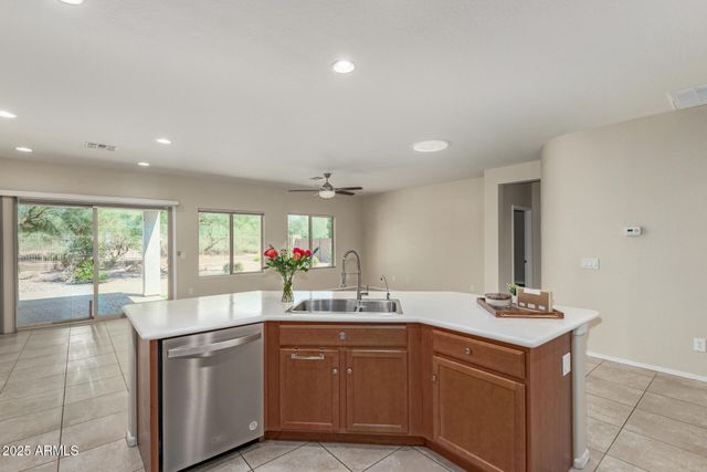 6502 W DESERT BLOSSOM Way, Florence, AZ 85132