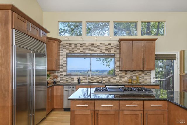 101 Garner Dr, Novato, CA 94947