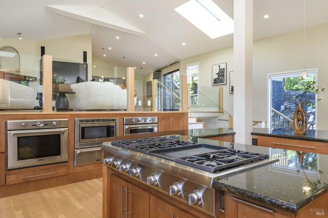 101 Garner Dr, Novato, CA 94947