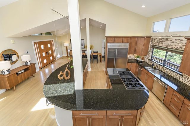 101 Garner Dr, Novato, CA 94947