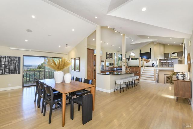 101 Garner Dr, Novato, CA 94947