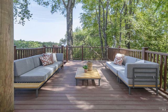 101 Garner Dr, Novato, CA 94947