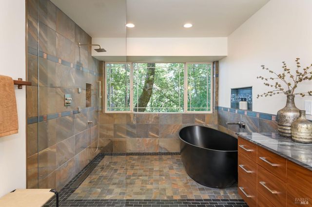 101 Garner Dr, Novato, CA 94947