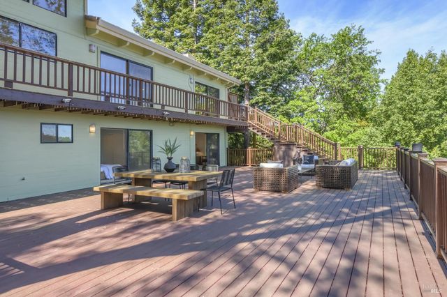 101 Garner Dr, Novato, CA 94947