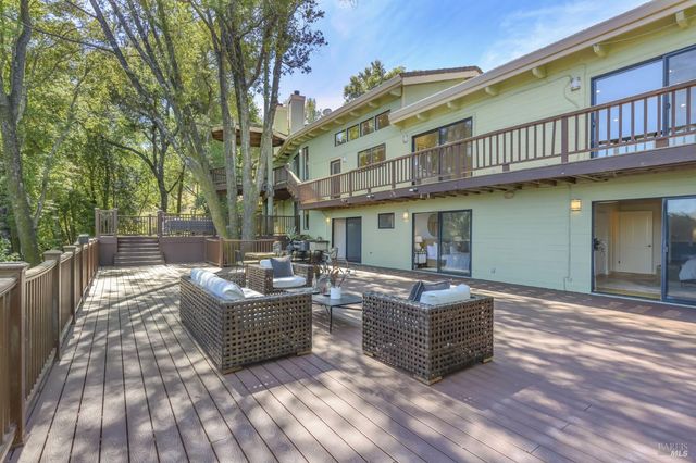 101 Garner Dr, Novato, CA 94947