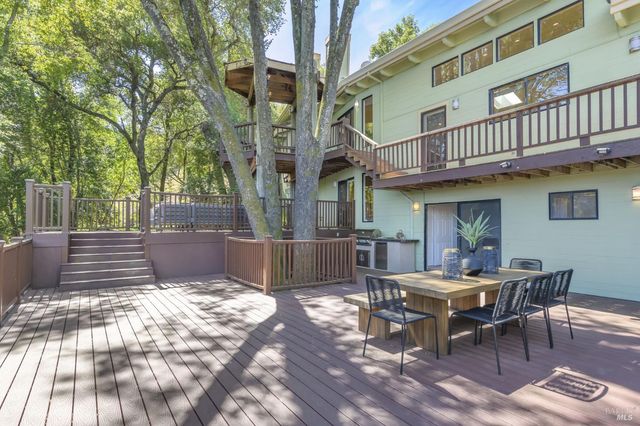 101 Garner Dr, Novato, CA 94947