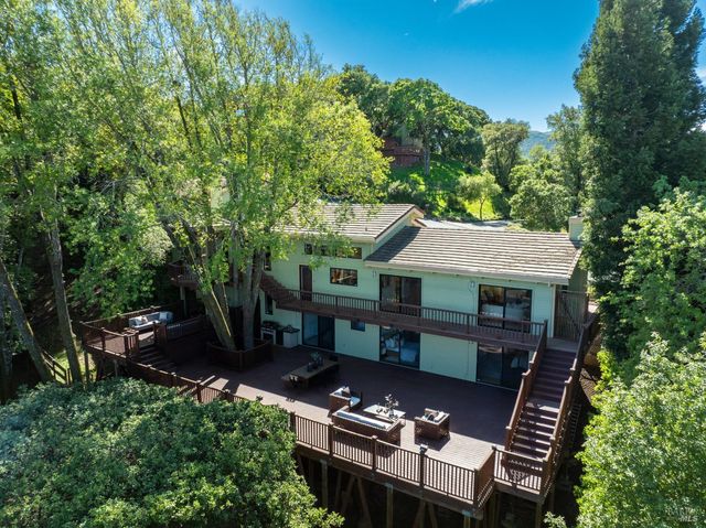 101 Garner Dr, Novato, CA 94947