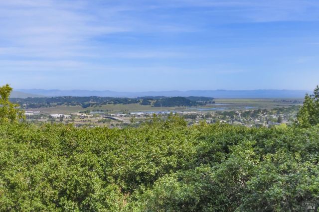 101 Garner Dr, Novato, CA 94947