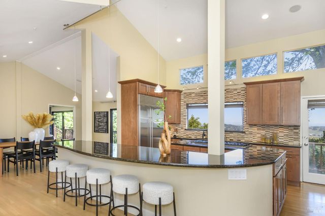 101 Garner Dr, Novato, CA 94947