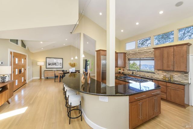 101 Garner Dr, Novato, CA 94947