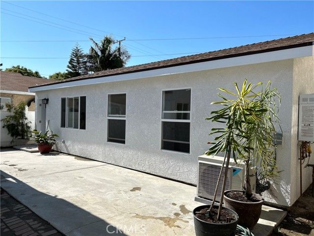 2033 W Burnett Street, Long Beach, CA 90810