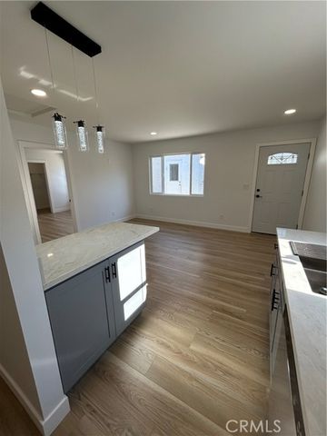 2033 W Burnett Street, Long Beach, CA 90810