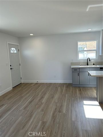 2033 W Burnett Street, Long Beach, CA 90810