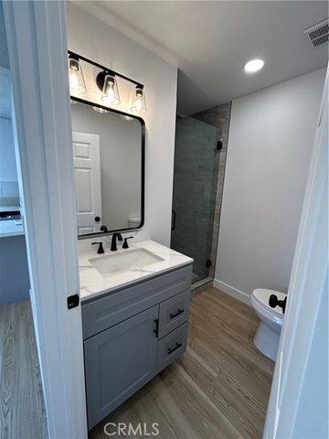 2033 W Burnett Street, Long Beach, CA 90810