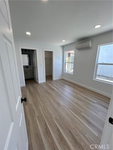 2033 W Burnett Street, Long Beach, CA 90810