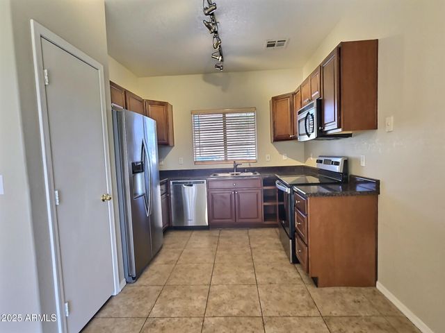 1212 S BOULDER Street F, Gilbert, AZ 85296