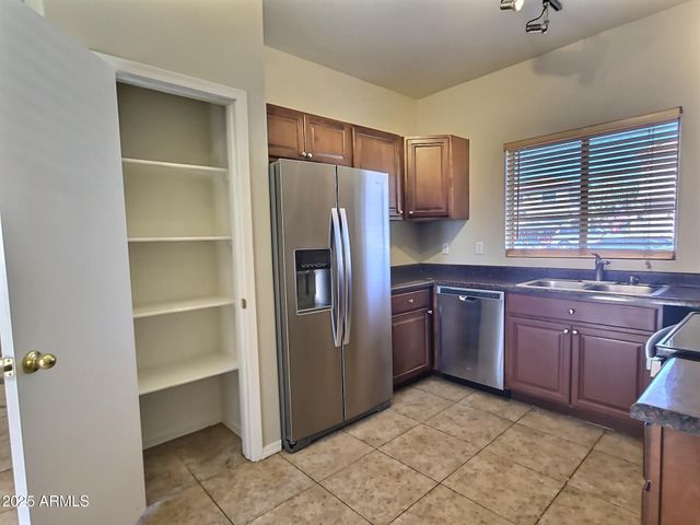 1212 S BOULDER Street F, Gilbert, AZ 85296