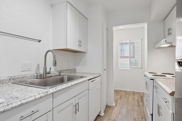 6803 Woodhue DR B, Austin, TX 78745