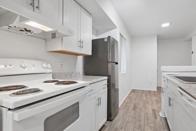 6803 Woodhue DR B, Austin, TX 78745