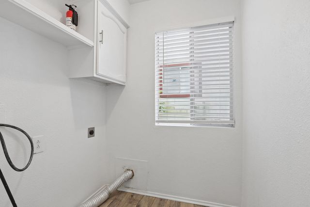 6803 Woodhue DR B, Austin, TX 78745