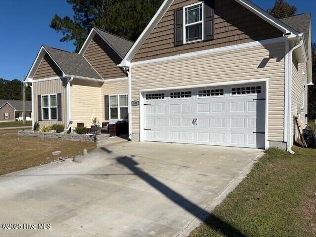 301 Buckeye Court S, Jacksonville, NC 28540