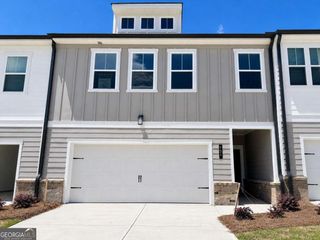 731 Point Place Drive, Loganville, GA 30052