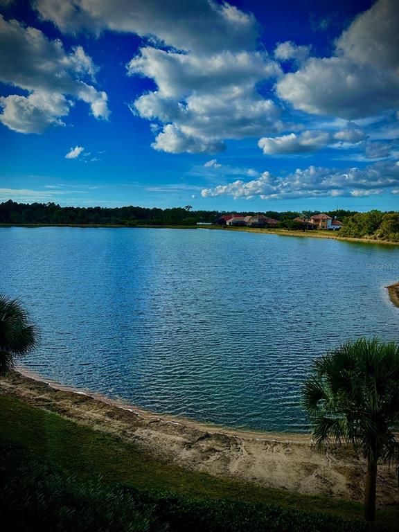 7612 LAKE VISTA COURT 305, Lakewood Ranch, FL 34202
