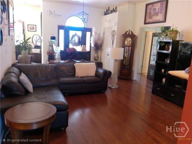 100 Cumberland Way, Savannah, GA 31407