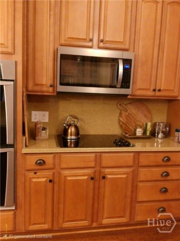 100 Cumberland Way, Savannah, GA 31407