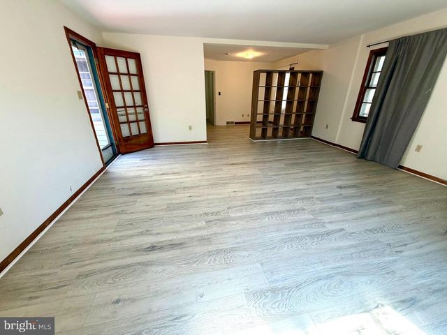 719 LINDA DR, Baltimore, MD 21228
