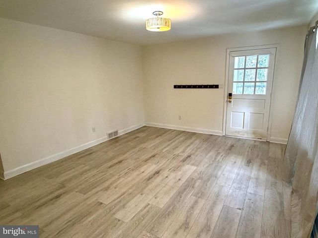 719 LINDA DR, Baltimore, MD 21228