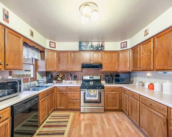 5076 Honeysuckle Avenue, Portage, IN 46368