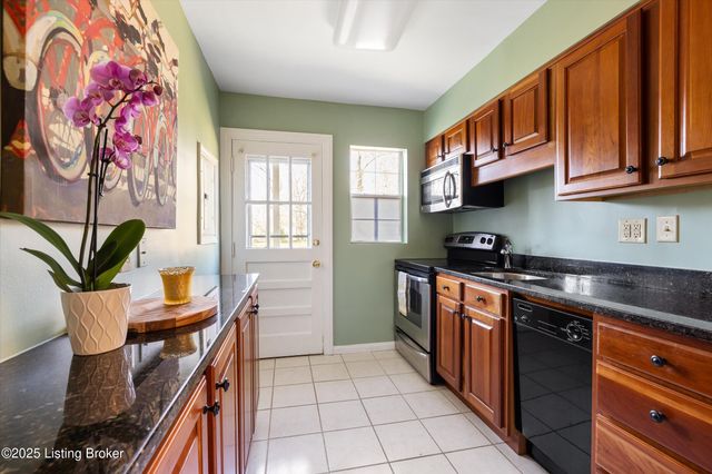 114 Crescent Ave APT D1, Louisville, KY 40206