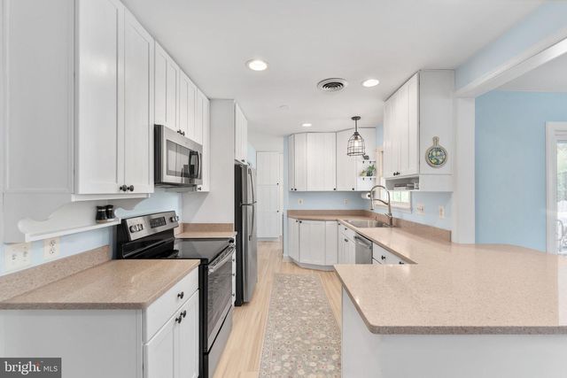 1009 S IRONWOOD RD, Sterling, VA 20164