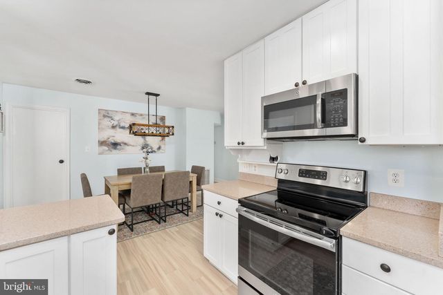 1009 S IRONWOOD RD, Sterling, VA 20164
