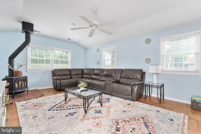 1009 S IRONWOOD RD, Sterling, VA 20164