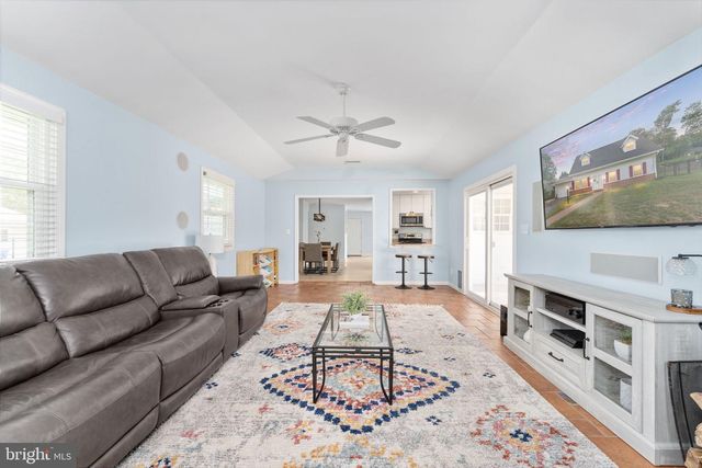 1009 S IRONWOOD RD, Sterling, VA 20164
