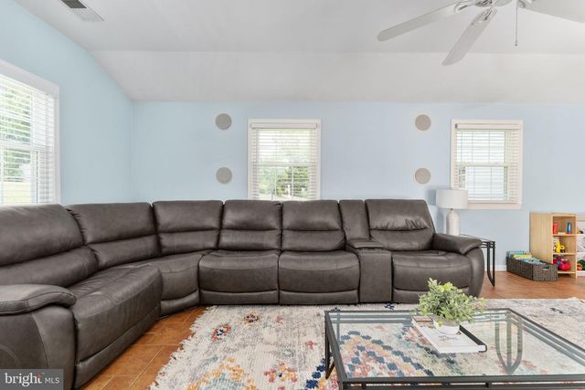 1009 S IRONWOOD RD, Sterling, VA 20164