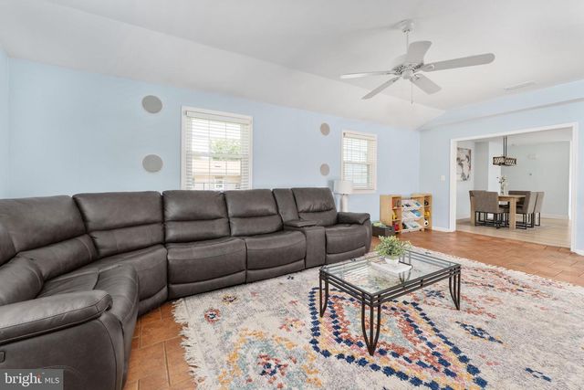 1009 S IRONWOOD RD, Sterling, VA 20164