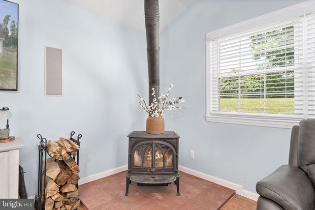 1009 S IRONWOOD RD, Sterling, VA 20164