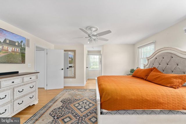 1009 S IRONWOOD RD, Sterling, VA 20164