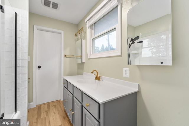 1009 S IRONWOOD RD, Sterling, VA 20164