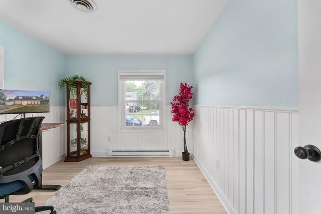 1009 S IRONWOOD RD, Sterling, VA 20164