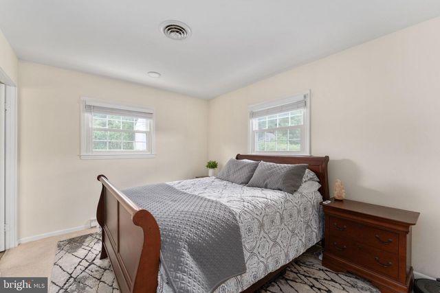 1009 S IRONWOOD RD, Sterling, VA 20164